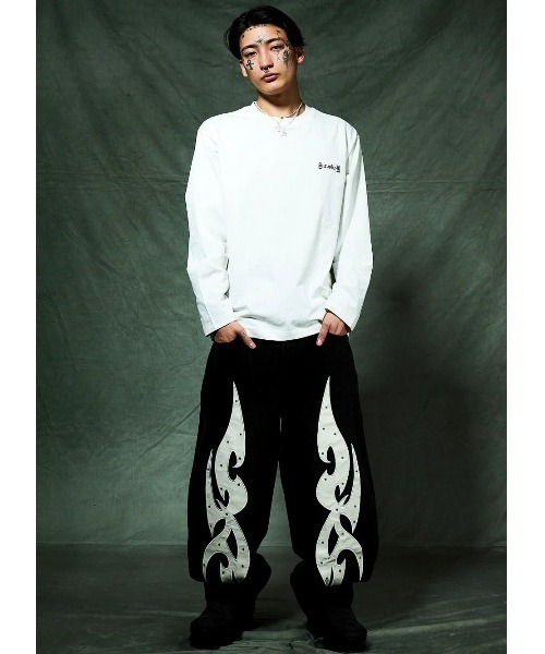 SUPPLIER（サプライヤー）の「A'GEM/9 × .kom 『SUPPLIER/サプライヤー』 Cross Rhinestone Long Sleeve Tee/クロスラインストーン長袖Tシャツ（Tシャツ/カットソー・メンズ・オフホワイト/カーキ・S）」の4枚目の写真