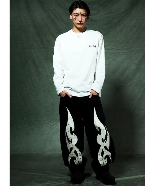 SUPPLIER（サプライヤー）の「A'GEM/9 × .kom 『SUPPLIER/サプライヤー』 Cross Rhinestone Long Sleeve Tee/クロスラインストーン長袖Tシャツ（Tシャツ/カットソー・メンズ・オフホワイト/カーキ・S）」の5枚目の写真