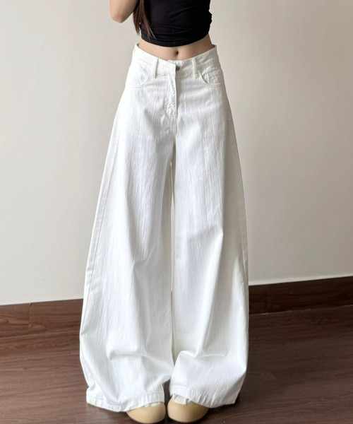 REBALANCE(リバランス)の「ホワイトワイドデニム(デニムパンツ・レディース・A・SMALL/MEDIUM/LARGE)」の2枚目の写真