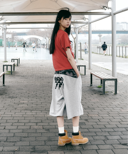 SUPERSUB(スーパーサブ)の「ドロップパッチワイドバミューダショーツ-グレー(その他パンツ・レディース・その他・MEDIUM/LARGE)」の5枚目の写真