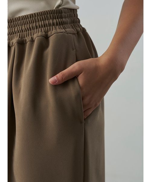Henon.(ヘノン)の「ボリュームタックパンツ(その他パンツ・レディース・ベージュ/ブラック・F)」の14枚目の写真