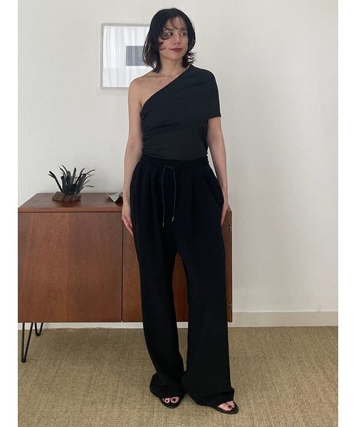 Henon.(ヘノン)の「ボリュームタックパンツ(その他パンツ・レディース・ベージュ/ブラック・F)」の17枚目の写真