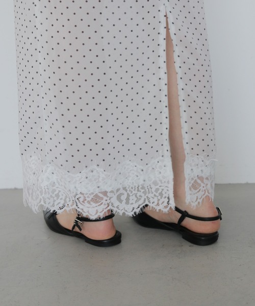 cheriella（シェリエラ）の「【cheriella】ドットレースシアーロングスカート  DOT LACE SHEER LONG SKIRT（スカート・レディース・ブラック/ホワイト・FREE）」の2枚目の写真