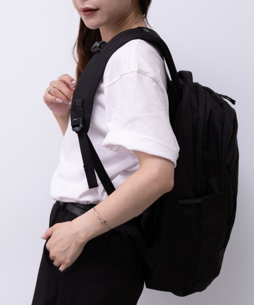 THE NORTH FACE(ザノースフェイス)の「【国内未発売USAモデル】THE NORTH FACE(ザ・ノースフェイス)/大容量 27L収納 A4・15インチ対応 リュック バックパック/Vault(バックパック/リュック・レディース・ブラック・FREE)」の7枚目の写真