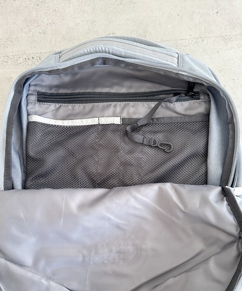 THE NORTH FACE(ザノースフェイス)の「【国内未発売USAモデル】THE NORTH FACE(ザ・ノースフェイス)/大容量 27L収納 A4・15インチ対応 リュック バックパック/Vault(バックパック/リュック・レディース・ブラック・FREE)」の13枚目の写真