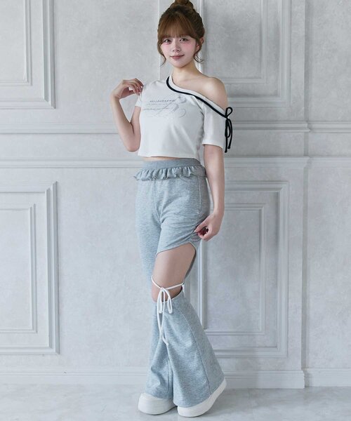 OLIVE des OLIVE(オリーブデオリーブ)の「【Belle Charme】Graphic One Shoulder Tee(Tシャツ/カットソー・レディース・オフホワイト/ピンク/ブラック・FREE)」の6枚目の写真