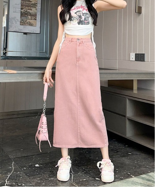 &soiree(アンドソワレ)の「バックスリットポケット付きデニムAラインスカート(スカート・レディース・ピンク・X-LARGE/LARGE/MEDIUM/SMALL/X-SMALL)」の1枚目の写真