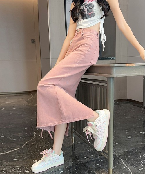 &soiree(アンドソワレ)の「バックスリットポケット付きデニムAラインスカート(スカート・レディース・ピンク・X-LARGE/LARGE/MEDIUM/SMALL/X-SMALL)」の3枚目の写真