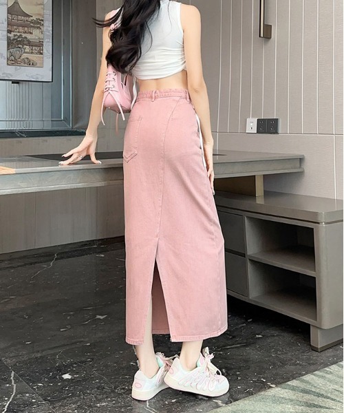&soiree(アンドソワレ)の「バックスリットポケット付きデニムAラインスカート(スカート・レディース・ピンク・X-LARGE/LARGE/MEDIUM/SMALL/X-SMALL)」の4枚目の写真