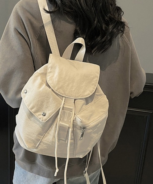 ReRe(リリ)の「ドローストリングフラップバックパック(バックパック/リュック・レディース・ブラック/オフホワイト/ピンク/ブルー・FREE)」の19枚目の写真