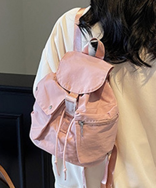 ReRe(リリ)の「ドローストリングフラップバックパック(バックパック/リュック・レディース・ブラック/オフホワイト/ピンク/ブルー・FREE)」の15枚目の写真