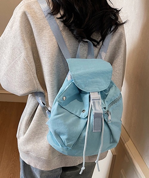 ReRe(リリ)の「ドローストリングフラップバックパック(バックパック/リュック・レディース・ブラック/オフホワイト/ピンク/ブルー・FREE)」の18枚目の写真