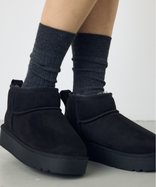 AZUL by moussy(アズールバイマウジー)の「【+4cmUP!】大人気定番♪厚底ムートンショートブーツ 秋服 冬服 ボア スタイルアップ 靴(ブーツ・レディース・ブラック/ブラウン/ベージュ・LL/LARGE/MEDIUM/SMALL)」の1枚目の写真