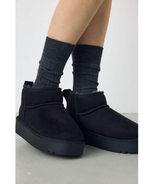 AZUL by moussy(アズールバイマウジー)の「【+4cmUP!】大人気定番♪厚底ムートンショートブーツ 秋服 冬服 ボア スタイルアップ 靴(ブーツ・レディース・ブラック/ブラウン/ベージュ・LL/LARGE/MEDIUM/SMALL)」の5枚目の写真