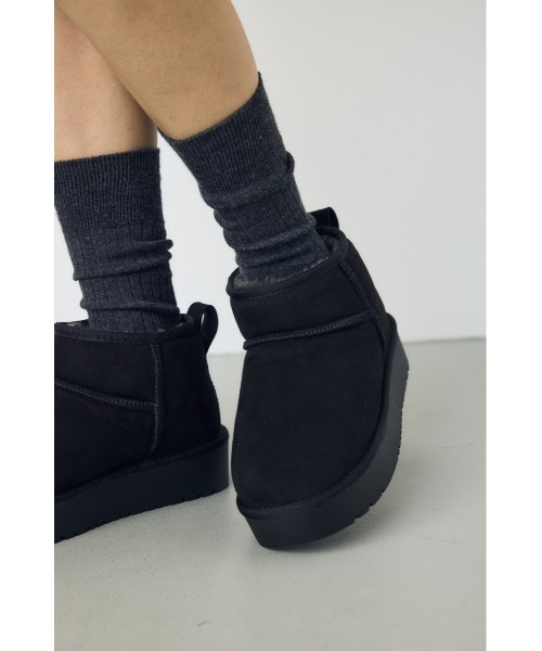 AZUL by moussy(アズールバイマウジー)の「【+4cmUP!】大人気定番♪厚底ムートンショートブーツ 秋服 冬服 ボア スタイルアップ 靴(ブーツ・レディース・ブラック/ブラウン/ベージュ・LL/LARGE/MEDIUM/SMALL)」の6枚目の写真