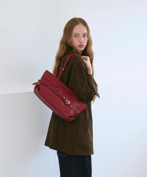 mur（ミュール）の「Lizzy Belted Boat Bag (8color)（ショルダーバッグ・レディース・ダークブラウン系/バーガンディー/ライトブルー/Cream/ピンク系その他/ブラック/ベージュ/ダークブラウン・ONE）」の14枚目の写真