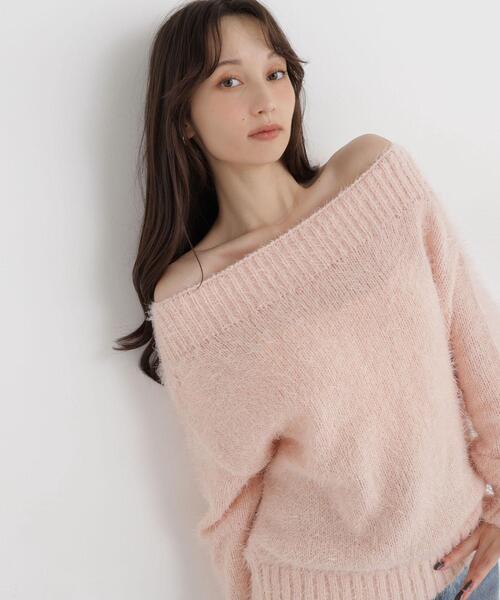 NATURAL BEAUTY BASIC(ナチュラルビューティーベーシック)の「オフショルヘアリーニット(ニット/セーター・レディース・オフホワイト/ブラウン/ピンク・FREE)」の1枚目の写真