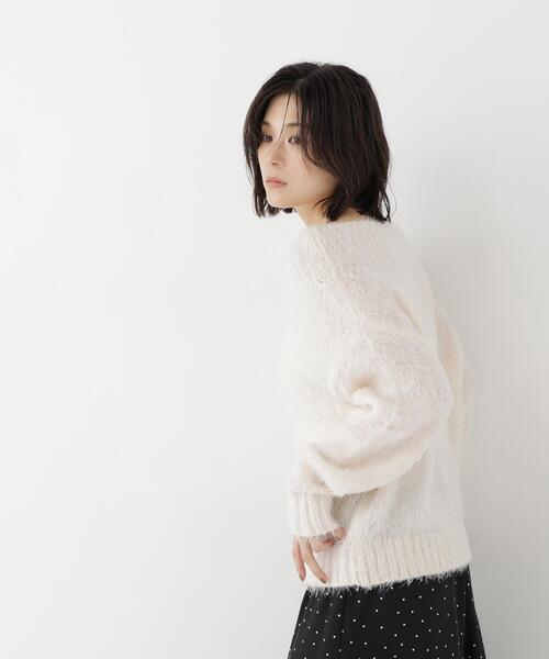 NATURAL BEAUTY BASIC(ナチュラルビューティーベーシック)の「オフショルヘアリーニット(ニット/セーター・レディース・オフホワイト/ブラウン/ピンク・FREE)」の7枚目の写真