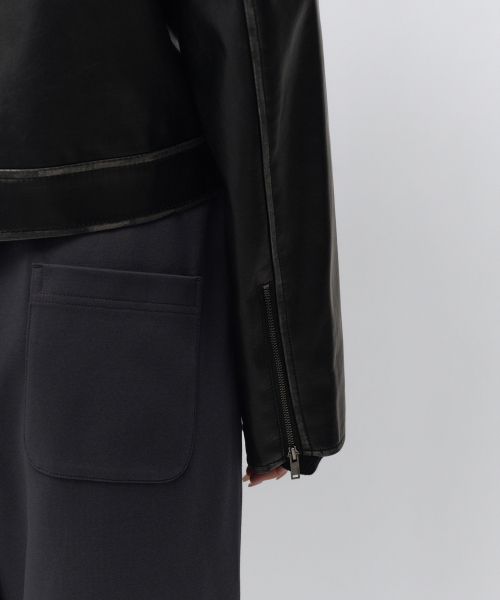 MUSINSA STANDARD WOMAN（ムシンサスタンダードウーマン）の「ウィメンズフェイディッド合成皮革レーサージャケット[ブラック]（ライダースジャケット・レディース・その他・X-SMALL/SMALL/MEDIUM/LARGE）」の7枚目の写真