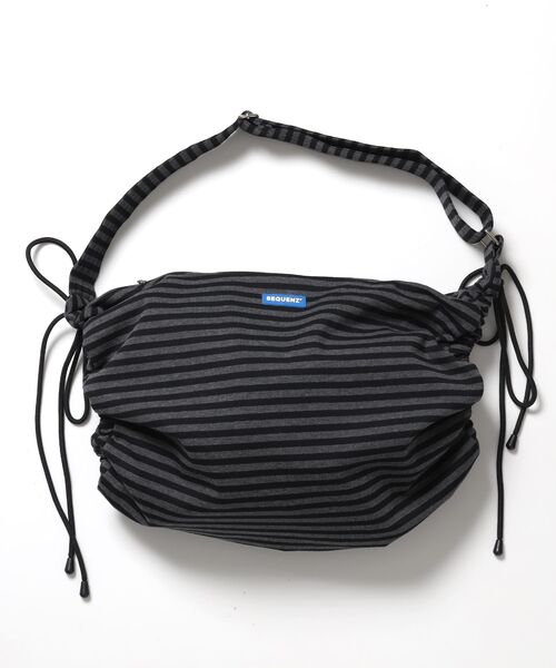 SEQUENZ(シークエンズ)の「【お気に入り30000人突破】/ 大容量 / ギャザーショルダーバッグ /SHOULDER GATHER BAG(ショルダーバッグ・メンズ・その他4/その他3/ネイビー/その他2/その他1/グリーン/レッド/ピンク/ブラック・FREE)」の9枚目の写真