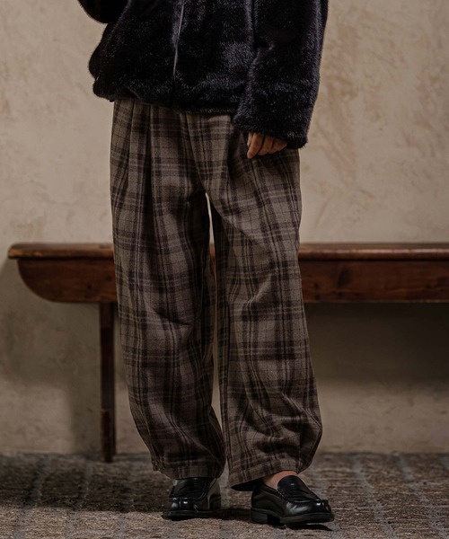 CAMBIO（カンビオ）の「mp15392-Wool Check Wide Tuck Balloon Pants ワイドタックバルーンパンツ(PF-262-022)（その他パンツ・メンズ・ベージュ/チャコール・L/M）」の2枚目の写真