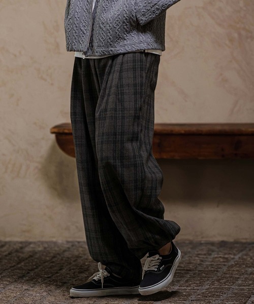 CAMBIO（カンビオ）の「mp15392-Wool Check Wide Tuck Balloon Pants ワイドタックバルーンパンツ(PF-262-022)（その他パンツ・メンズ・ベージュ/チャコール・L/M）」の4枚目の写真