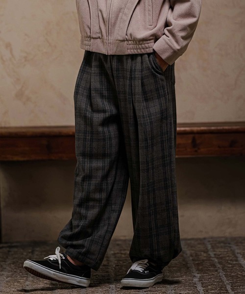 CAMBIO（カンビオ）の「mp15392-Wool Check Wide Tuck Balloon Pants ワイドタックバルーンパンツ(PF-262-022)（その他パンツ・メンズ・ベージュ/チャコール・L/M）」の5枚目の写真