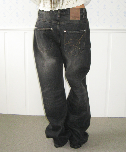 AMESWORLDWIDE(アメスワールドワイド)の「CLASSIC STRAIGHT DENIM PANTS BLACK(デニムパンツ・レディース・その他・SMALL/MEDIUM/LARGE)」の1枚目の写真
