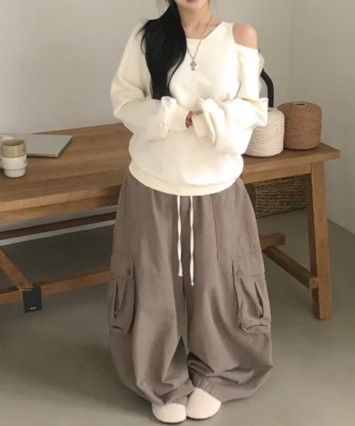 VIVID LADY(ビビッドレディー)の「ワンショルダー ラグラン 長袖スウェット(スウェット・レディース・グレー/クリーム/ブルー・FREE)」の20枚目の写真