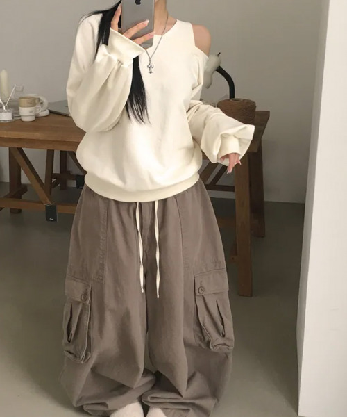 VIVID LADY(ビビッドレディー)の「ワンショルダー ラグラン 長袖スウェット(スウェット・レディース・グレー/クリーム/ブルー・FREE)」の21枚目の写真