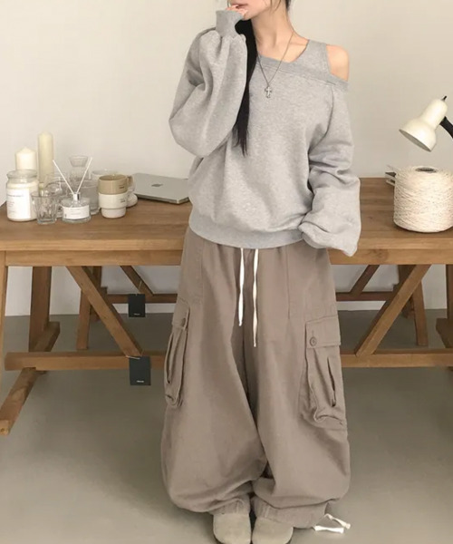 VIVID LADY(ビビッドレディー)の「ワンショルダー ラグラン 長袖スウェット(スウェット・レディース・グレー/クリーム/ブルー・FREE)」の13枚目の写真