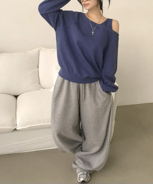 VIVID LADY(ビビッドレディー)の「ワンショルダー ラグラン 長袖スウェット(スウェット・レディース・グレー/クリーム/ブルー・FREE)」の5枚目の写真