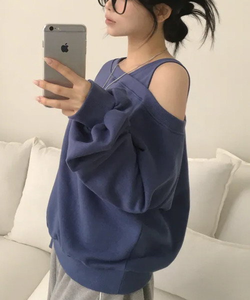VIVID LADY(ビビッドレディー)の「ワンショルダー ラグラン 長袖スウェット(スウェット・レディース・グレー/クリーム/ブルー・FREE)」の7枚目の写真