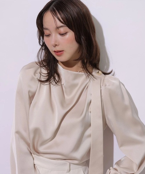 Mystrada(マイストラーダ)の「アシメドレープブラウス(シャツ/ブラウス・レディース・ホワイト/ピンク系その他5・38/36)」の1枚目の写真
