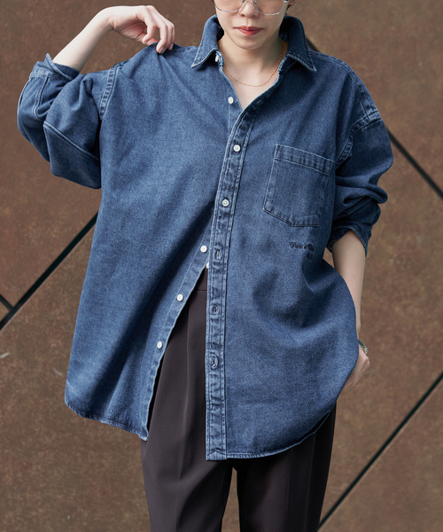 IENA(イエナ)の「J.J.Mercer/ジェイジェイマーサー 別注 刺繍デニムシャツ(シャツ/ブラウス・レディース・ネイビー・FREE)」の1枚目の写真