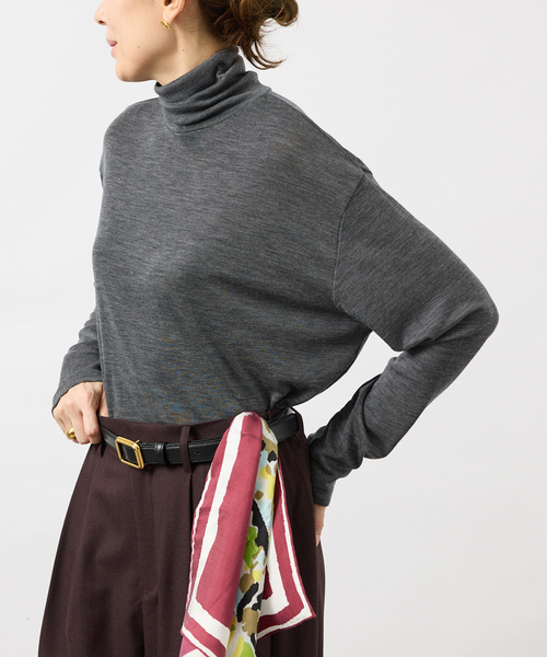 VERMEIL par iena(ヴェルメイユパーイエナ)の「INSCRIRE アンスクリア Wool Fraise Turtle Neck(Tシャツ/カットソー・レディース・グレー/ブラック・SMALL)」の2枚目の写真