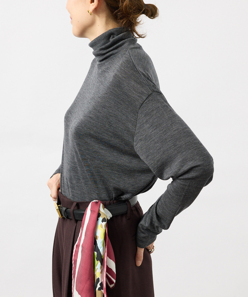 VERMEIL par iena(ヴェルメイユパーイエナ)の「INSCRIRE アンスクリア Wool Fraise Turtle Neck(Tシャツ/カットソー・レディース・グレー/ブラック・SMALL)」の12枚目の写真