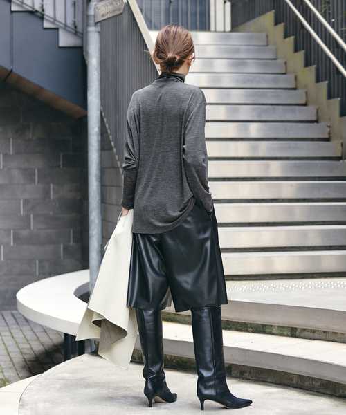 VERMEIL par iena(ヴェルメイユパーイエナ)の「INSCRIRE アンスクリア Wool Fraise Turtle Neck(Tシャツ/カットソー・レディース・グレー/ブラック・SMALL)」の16枚目の写真
