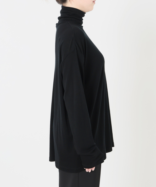 VERMEIL par iena(ヴェルメイユパーイエナ)の「INSCRIRE アンスクリア Wool Fraise Turtle Neck(Tシャツ/カットソー・レディース・グレー/ブラック・SMALL)」の21枚目の写真