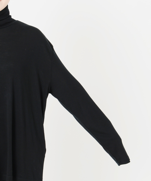 VERMEIL par iena(ヴェルメイユパーイエナ)の「INSCRIRE アンスクリア Wool Fraise Turtle Neck(Tシャツ/カットソー・レディース・グレー/ブラック・SMALL)」の22枚目の写真