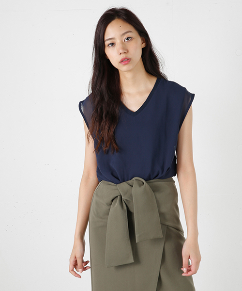 MOUSSY（マウジー）の「CIFFON LAYERED TOPS（Tシャツ/カットソー・レディース・ネイビー/カーキ/ホワイト・FREE）」の3枚目の写真