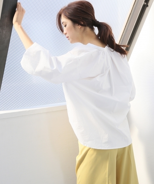 A part by（アパートバイ）の「Cスキッパーボリュームシャツ 744279 （シャツ/ブラウス・レディース・ホワイト/ベージュ/ブラック/ライトイエロー・FREE）」の5枚目の写真