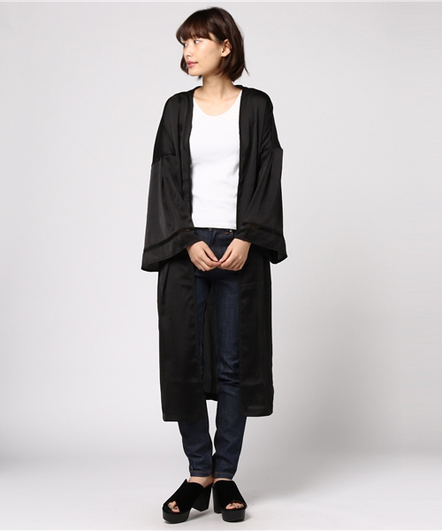 MERLOT（メルロー）の「サテンガウン4952（カーディガン/ボレロ・レディース・ブラック/ベージュ/ピンク/ライトブルー・FREE）」の5枚目の写真