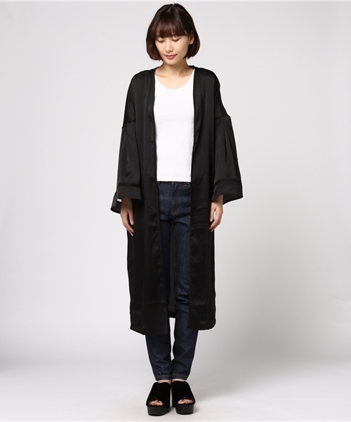 MERLOT（メルロー）の「サテンガウン4952（カーディガン/ボレロ・レディース・ブラック/ベージュ/ピンク/ライトブルー・FREE）」の6枚目の写真