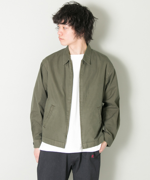 URBAN RESEARCH(アーバンリサーチ)の「UR カラーZIPブルゾン(ブルゾン・メンズ・ネイビー/カーキ・MEDIUM/LARGE)」の1枚目の写真