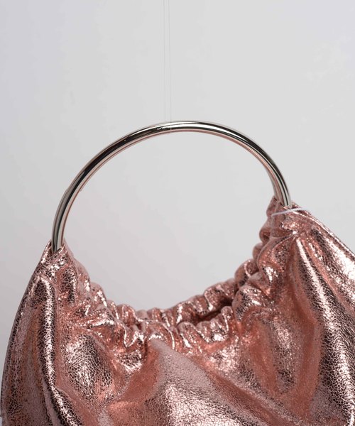 STUDIOUS（ステュディオス）の「【Ctrl freak】メタリックハンドルバッグ   171-120527        0（ショルダーバッグ・レディース・ネイビー/オレンジ/ピンク/シルバー・FREE）」の6枚目の写真