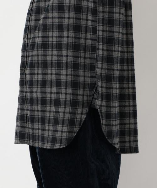 green label relaxing（グリーンレーベルリラクシング）の「【WEB限定】SC★★チェックロングバンドカラー シャツ ◆（シャツ/ブラウス・メンズ・グレー/モカ/ネイビー・SMALL/MEDIUM/LARGE）」の21枚目の写真