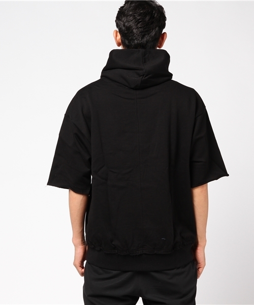 STUDIOUS（ステュディオス）の「【STUDIOUS】オーバーサイズPOパーカー（パーカー・メンズ・ブラック/ピンク・1/2）」の4枚目の写真