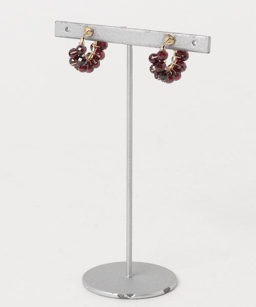 tone(トーン)の「【marinaJEWELRY】14kgf/AAA Garnet wrapped earring(イヤリング・レディース・レッド・S)」の2枚目の写真