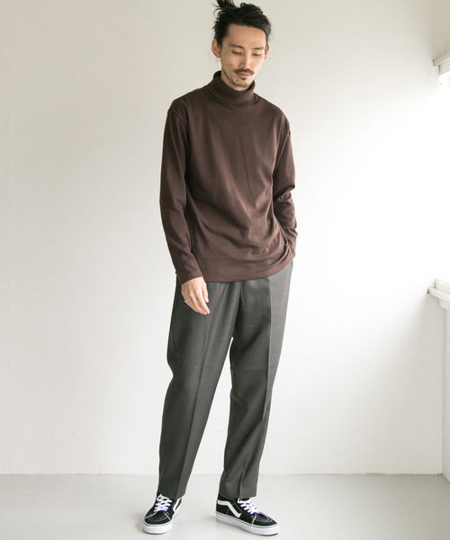 URBAN RESEARCH（アーバンリサーチ）の「THERMOLITE カットソータートルネック（Tシャツ/カットソー・メンズ・ホワイト/ブラック/グレー/ダークブラウン・MEDIUM/LARGE）」の5枚目の写真